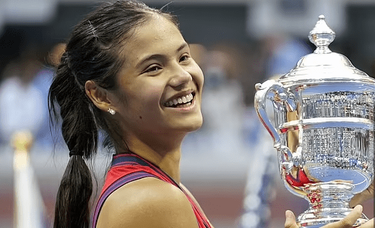 Emma Raducanu, bintang tenis muda dengan penghasilan £1 MILYAR!